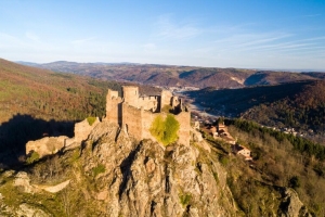Chateau-de-Couzan-Drone-1423x800